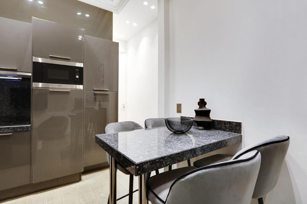 Pick A Flat'S Apartment In Triangle D'Or - Pierre 1Er De Serbie ปารีส ภายนอก รูปภาพ